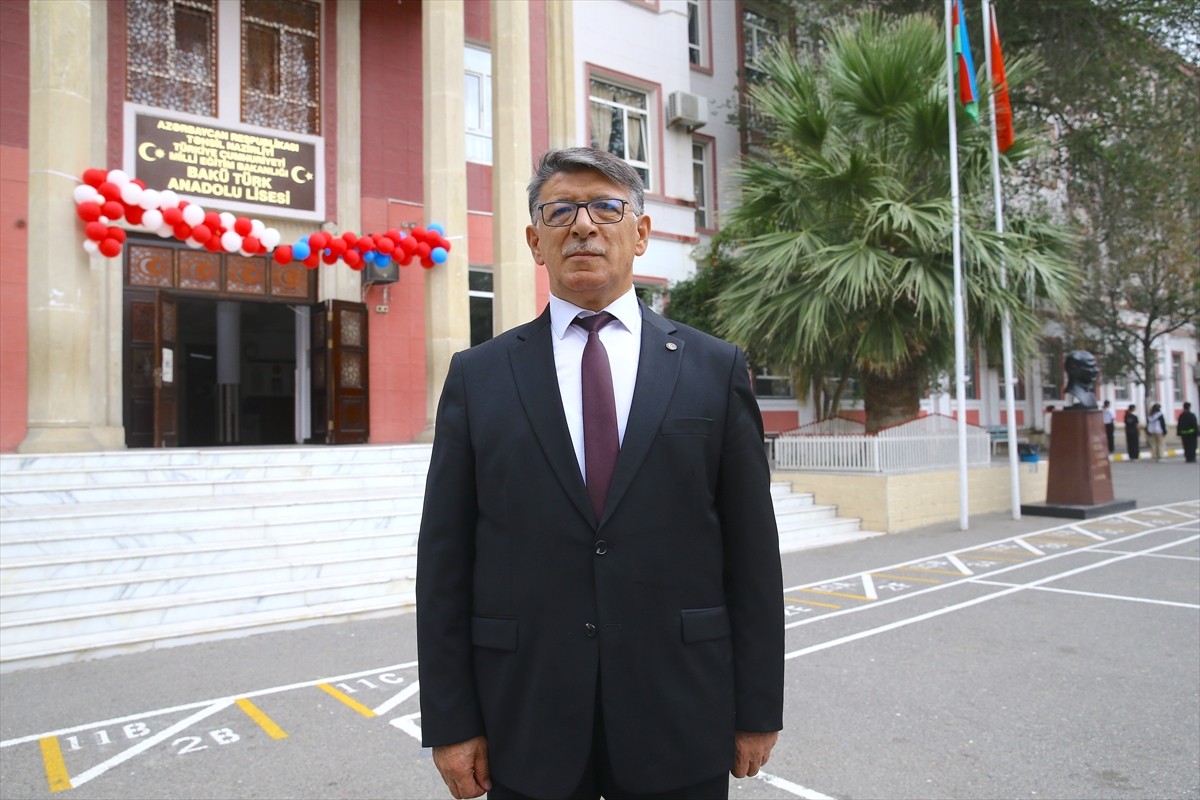 Türkiye Cumhuriyeti Milli Eğitim Bakanlığı'na bağlı Bakü Türk Anadolu Lisesi Müdürü Abdullah...