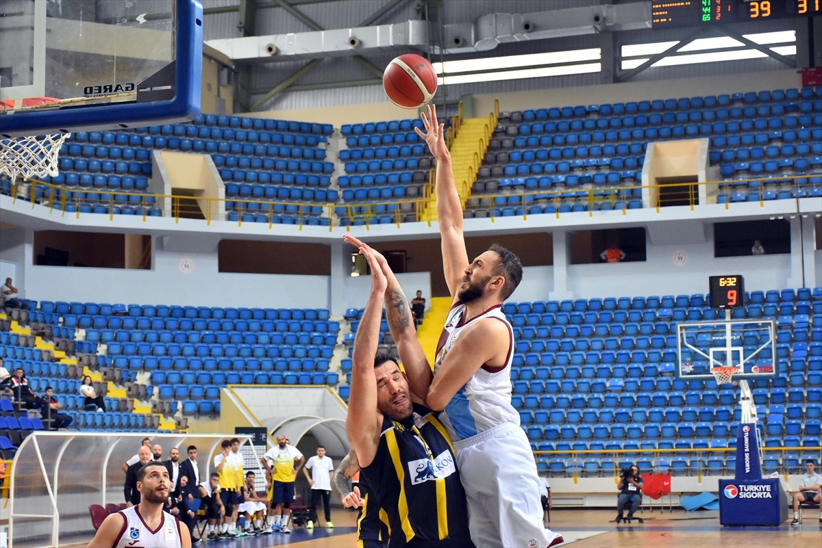 Türkiye Sigorta Türkiye Basketbol Ligi 3. hafta mücadelesinde Trabzonspor ile MKE Ankaragücü İkon...