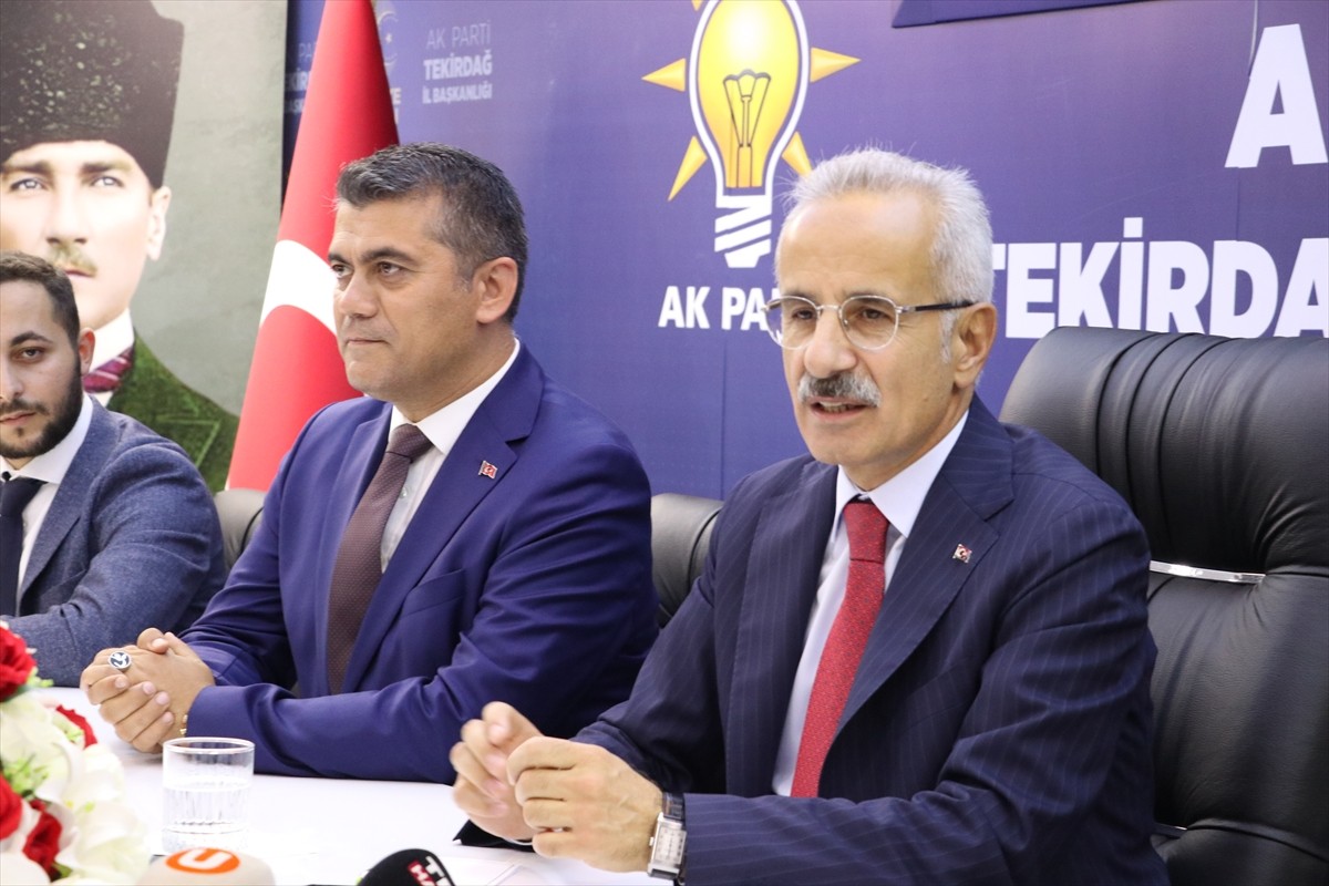 Ulaştırma ve Altyapı Bakanı Abdulkadir Uraloğlu, Tekirdağ'da ziyaretleri kapsamında Kapaklı...