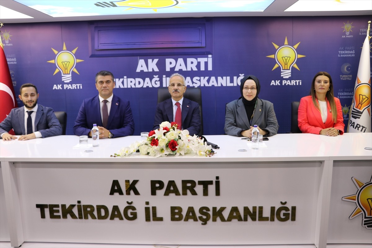 Ulaştırma ve Altyapı Bakanı Abdulkadir Uraloğlu, Tekirdağ'da ziyaretleri kapsamında Kapaklı...