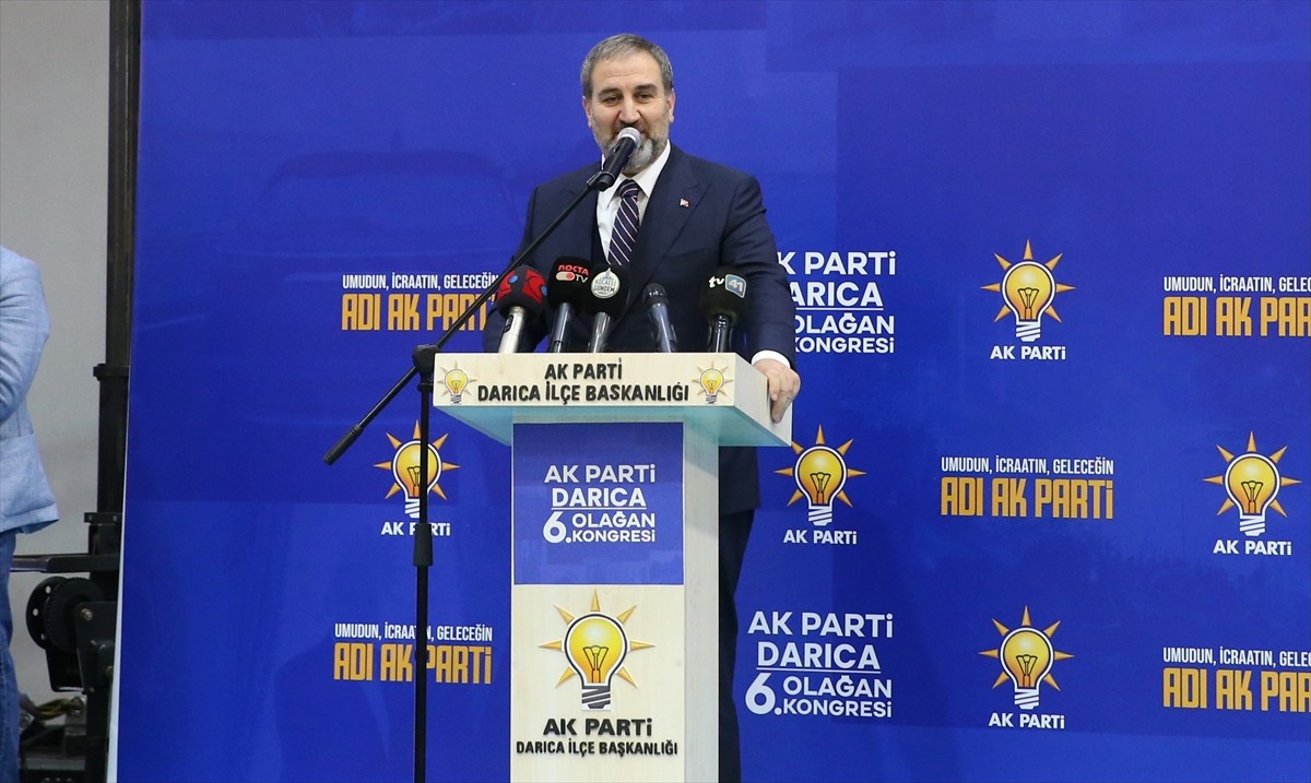 AK Parti Genel Başkan Yardımcısı Mustafa Şen, Kocaeli'de AK Parti Darıca 6. Olağan İlçe Kongresine...