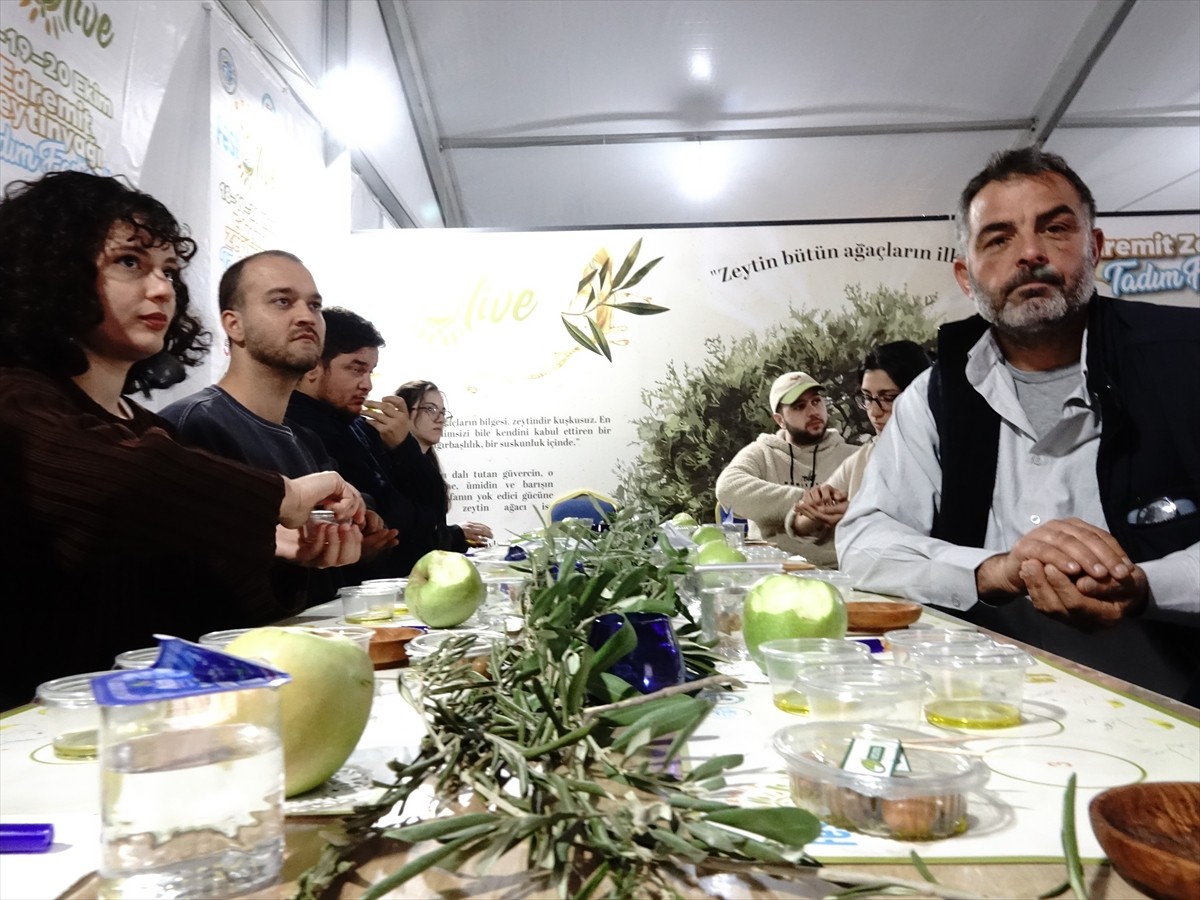 Balıkesir'in Edremit ilçesinde düzenlenen "Edremit Zeytinyağı Tadım Festivali" (Fest Olive...