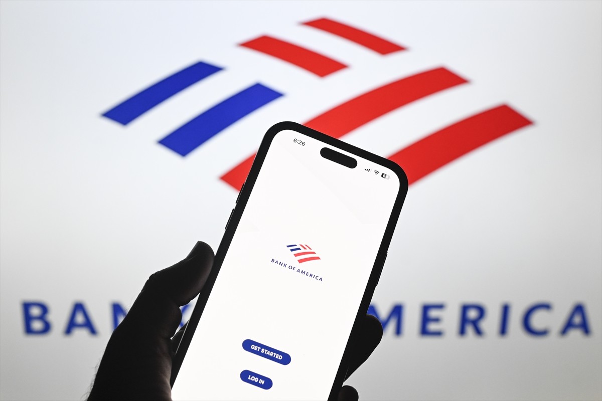 Bank of America'nın bazı müşterilerinin hesaplarına erişim sorunu yaşadığı belirtildi.