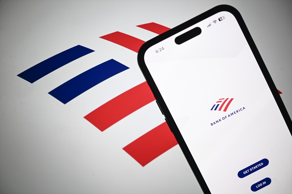 Bank of America'nın bazı müşterilerinin hesaplarına erişim sorunu yaşadığı belirtildi.