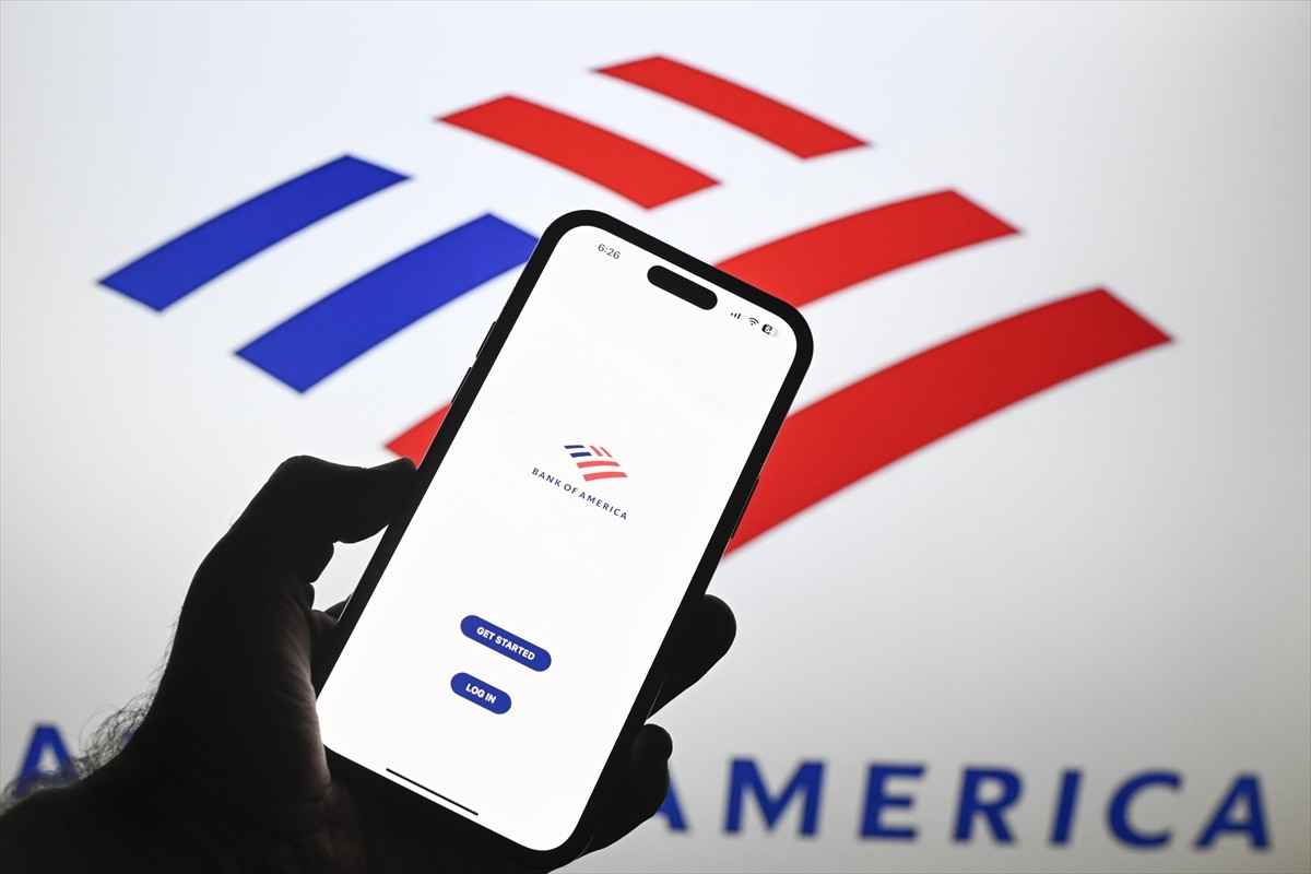 Bank of America'nın bazı müşterilerinin hesaplarına erişim sorunu yaşadığı belirtildi.