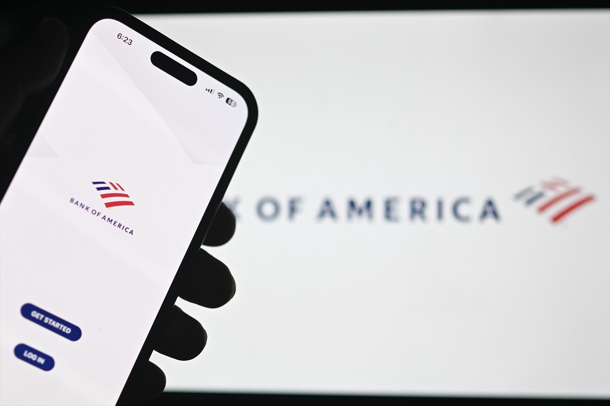 Bank of America'nın bazı müşterilerinin hesaplarına erişim sorunu yaşadığı belirtildi.