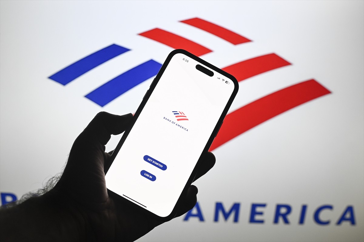 Bank of America'nın bazı müşterilerinin hesaplarına erişim sorunu yaşadığı belirtildi.