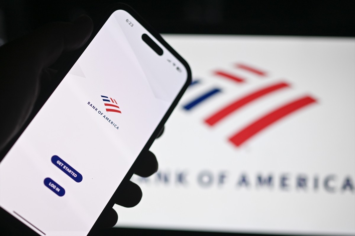 Bank of America'nın bazı müşterilerinin hesaplarına erişim sorunu yaşadığı belirtildi.
