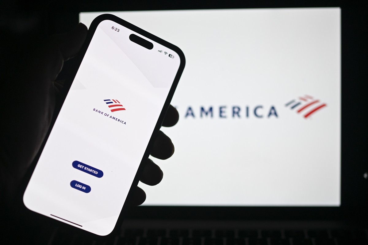 Bank of America'nın bazı müşterilerinin hesaplarına erişim sorunu yaşadığı belirtildi.