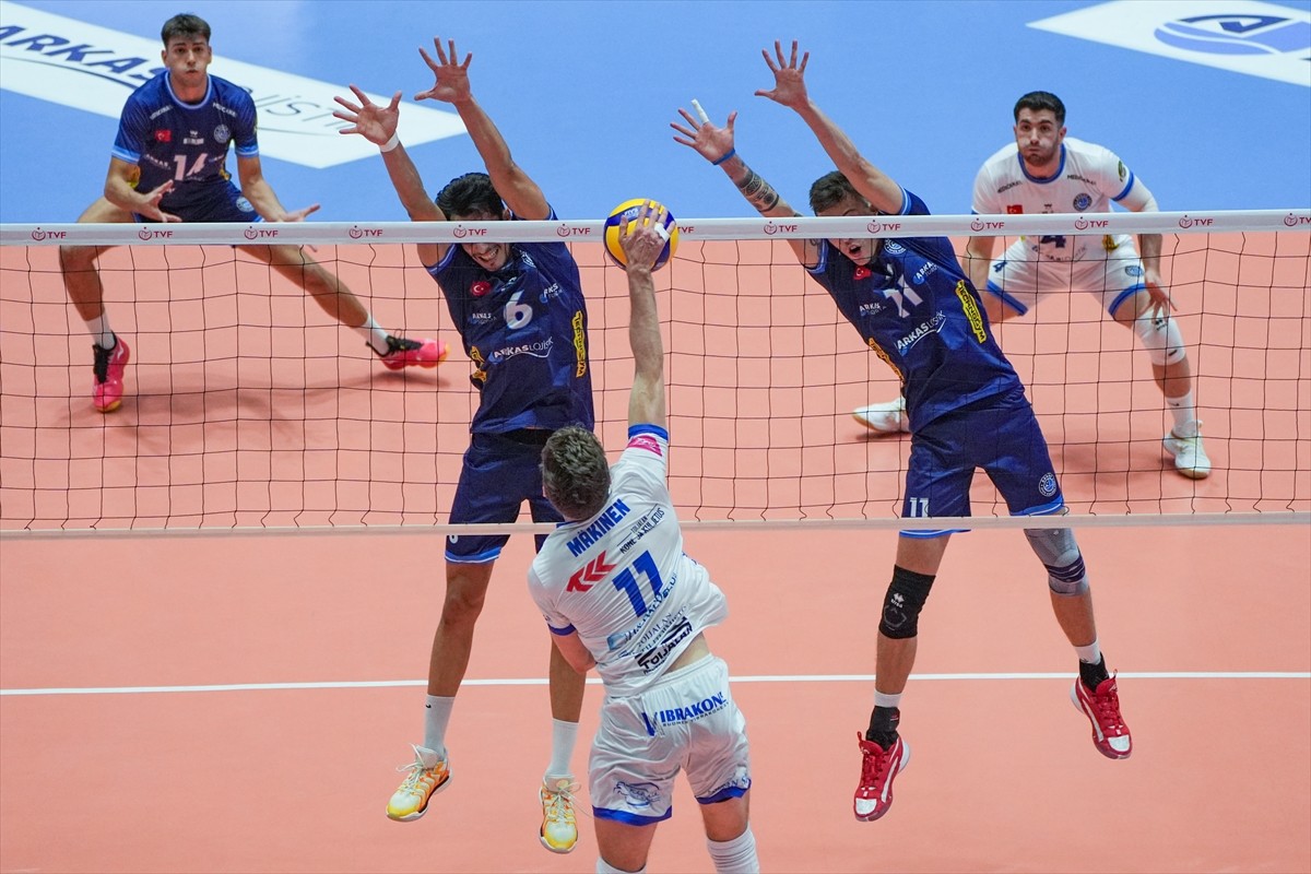 CEV Erkekler Challenge Kupası 32'li final turu ilk maçında Arkas Spor, Finlandiya'dan Akaa ile...