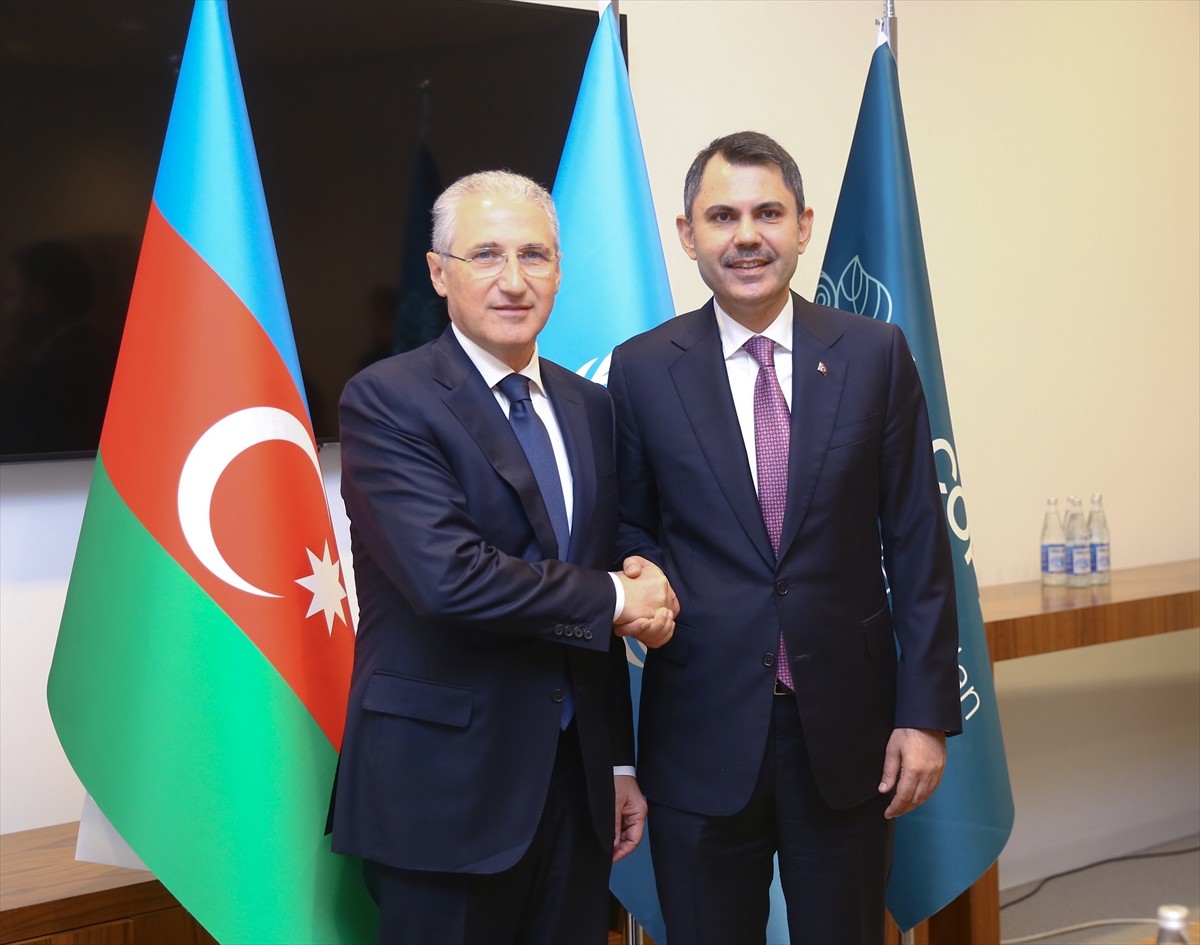 Çevre, Şehircilik ve İklim Değişikliği Bakanı Murat Kurum (sağda), Bakü'de Azerbaycan Ekoloji ve...