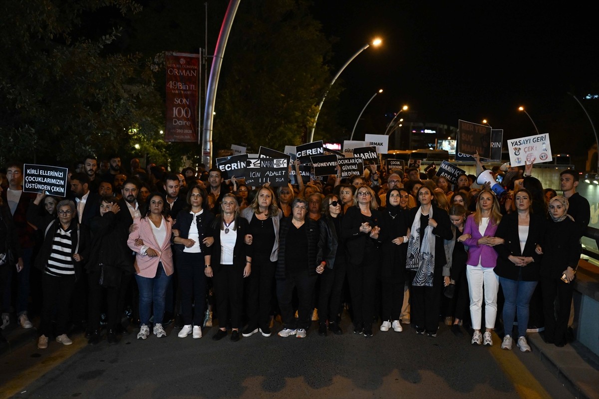 CHP Kadın Kolları Genel Başkanlığınca "11 Ekim Dünya Kız Çocukları Günü" dolayısıyla Ankara'da...