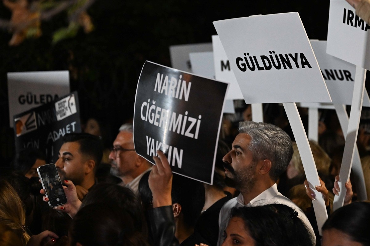 CHP Kadın Kolları Genel Başkanlığınca "11 Ekim Dünya Kız Çocukları Günü" dolayısıyla Ankara'da...