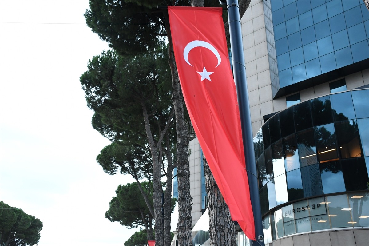 Cumhurbaşkanı Recep Tayyip Erdoğan'ın bugün gerçekleştireceği Arnavutluk ziyareti öncesi başkent...