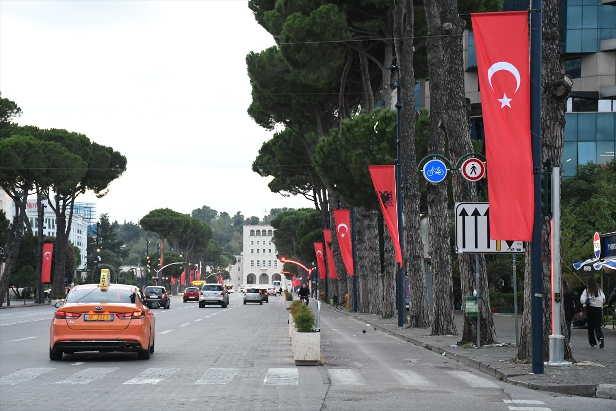 Cumhurbaşkanı Recep Tayyip Erdoğan'ın bugün gerçekleştireceği Arnavutluk ziyareti öncesi başkent...
