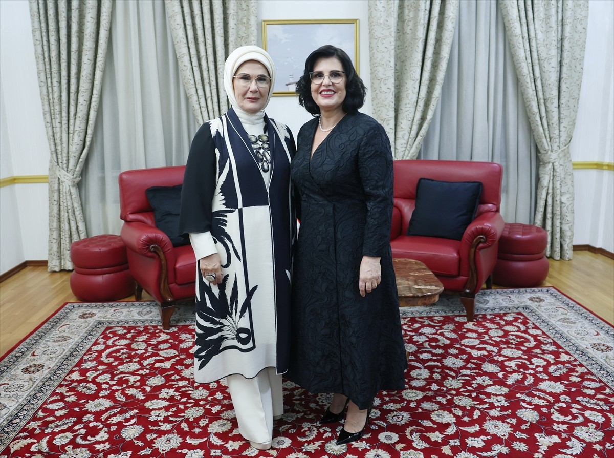 Cumhurbaşkanı Recep Tayyip Erdoğan'ın eşi Emine Erdoğan, Arnavutluk Cumhurbaşkanı Bayram Begay'ın...