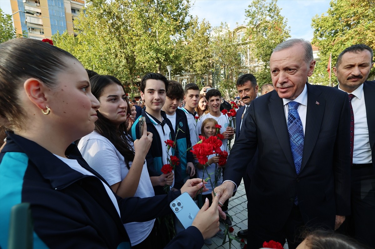 Cumhurbaşkanı Recep Tayyip Erdoğan, Arnavutluk'un başkenti Tiran'da Namazgah Camii açılışına...