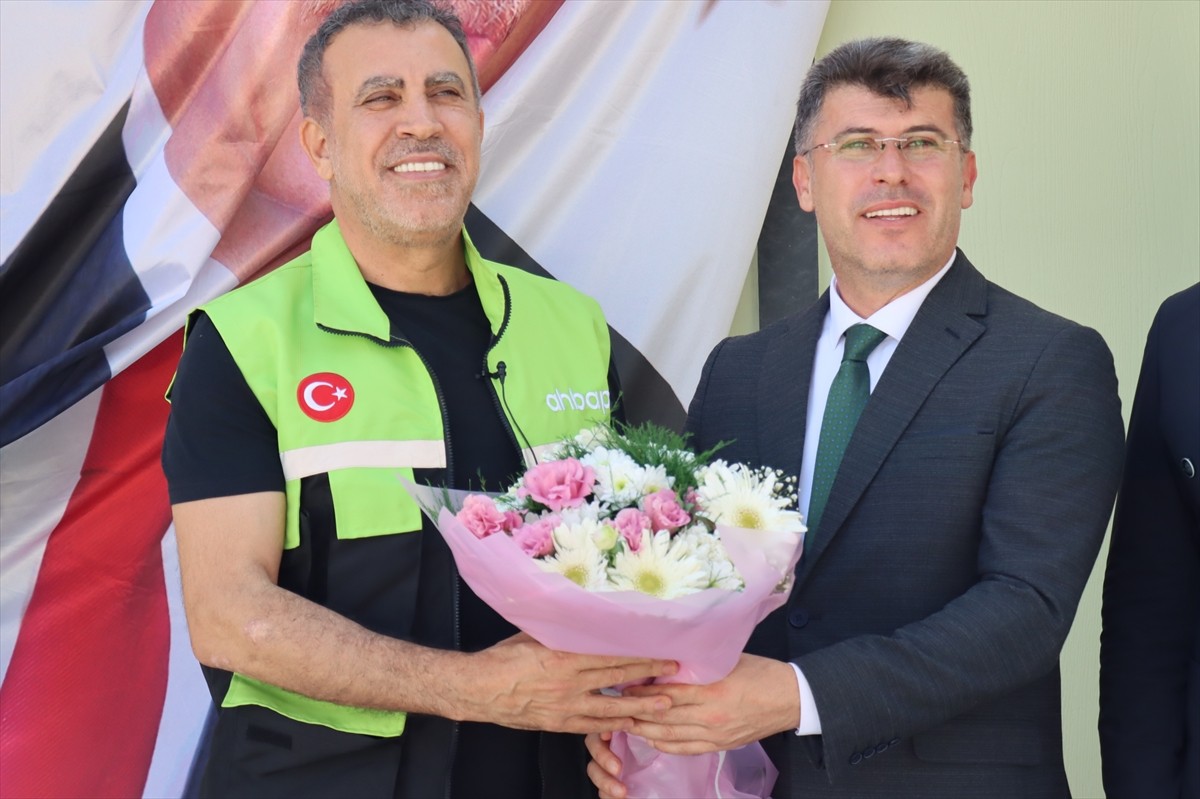 Hatay'da 6 Şubat 2023'teki depremlerde ağır hasar alması nedeniyle yıkılan lisenin hayırseverlerin...