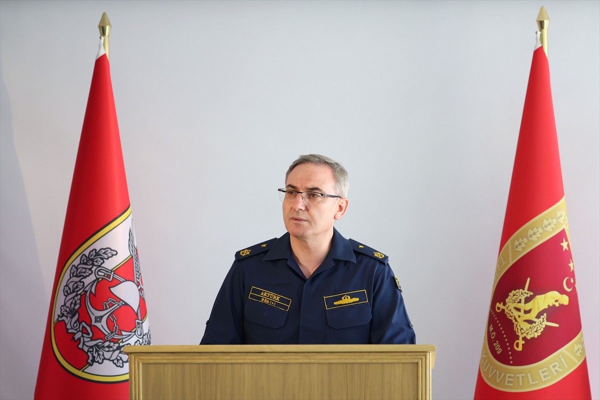 Milli Savunma Bakanlığı (MSB) Basın ve Halkla İlişkiler Müşaviri Tuğamiral Zeki Aktürk, Ateş...