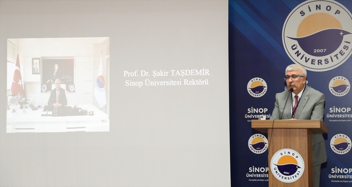 Sinop'ta, 1. Uluslararası Küresel Sorunlara İslami Yaklaşımlar Sempozyumu gerçekleştirildi. Sinop...