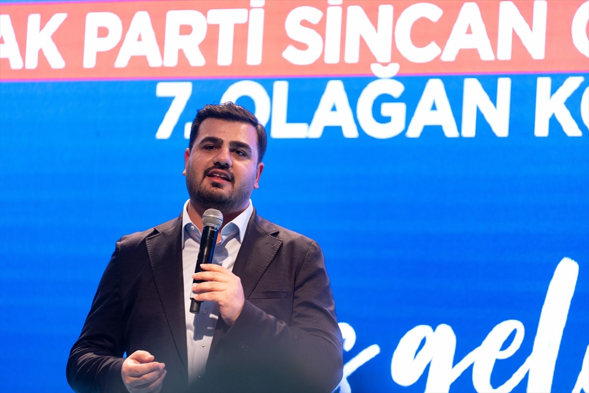 AK Parti Gençlik Kolları Başkanı ve İzmir Milletvekili Eyyüp Kadir İnan, Sincan Belediyesi Rüstem...
