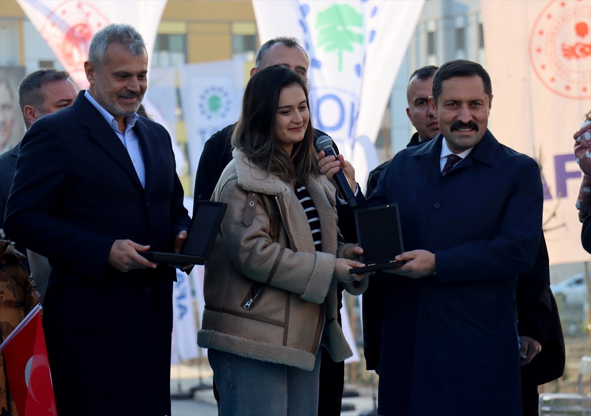 Hatay'da hak sahipleri, Cumhurbaşkanı Recep Tayyip Erdoğan'ın katılımıyla Kahramanmaraş'ta...