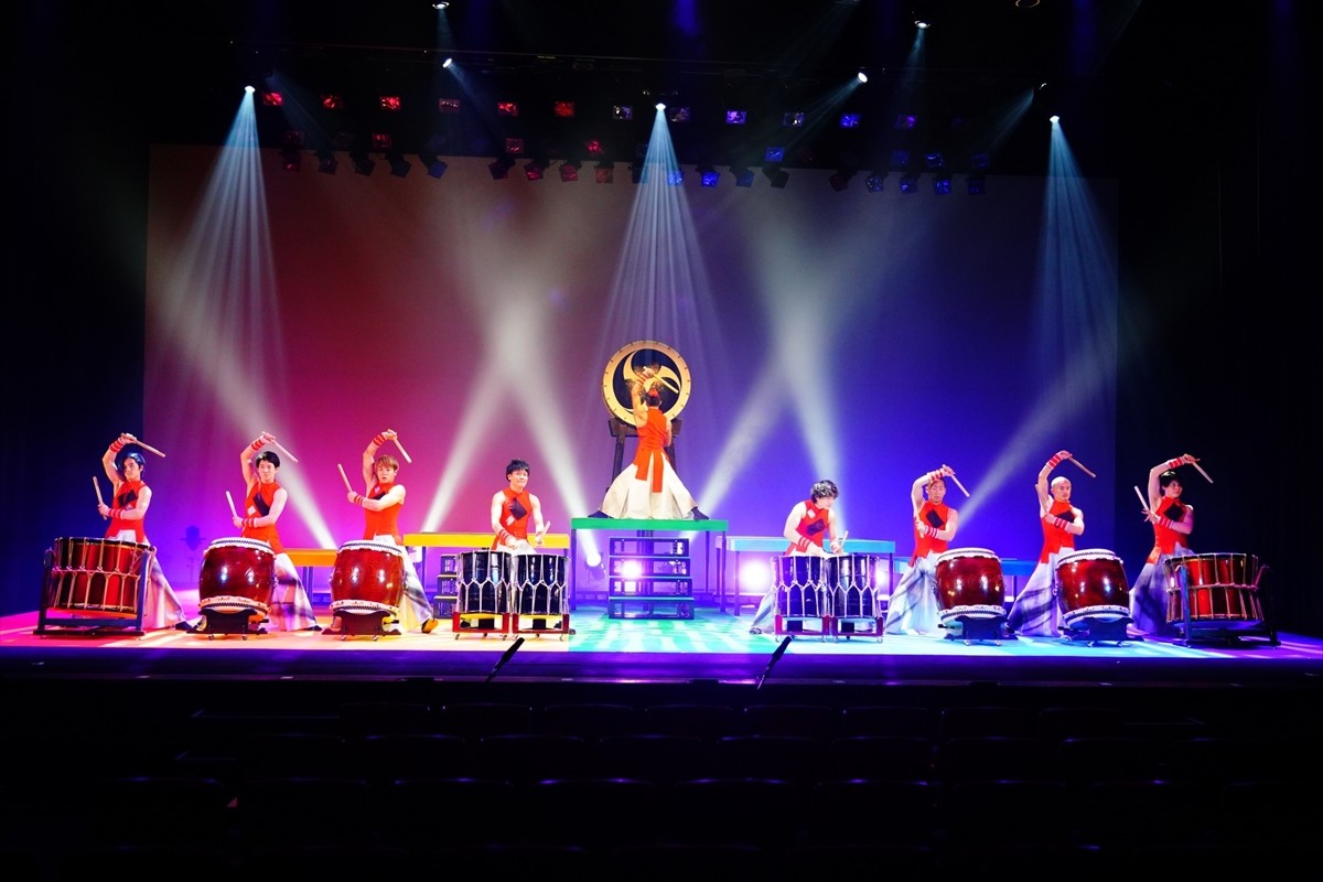 Japon davul grubu "Sai", İstanbul'da ilk kez Harbiye Muhsin Ertuğrul Sahnesi'nde sanatseverlerin...