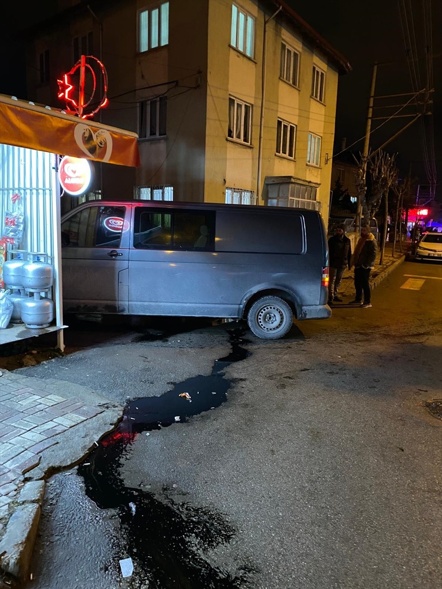 Afyonkarahisar'da kamyonetin çarptığı yaya hayatını kaybetti. Gözaltına alınan sürücünün...