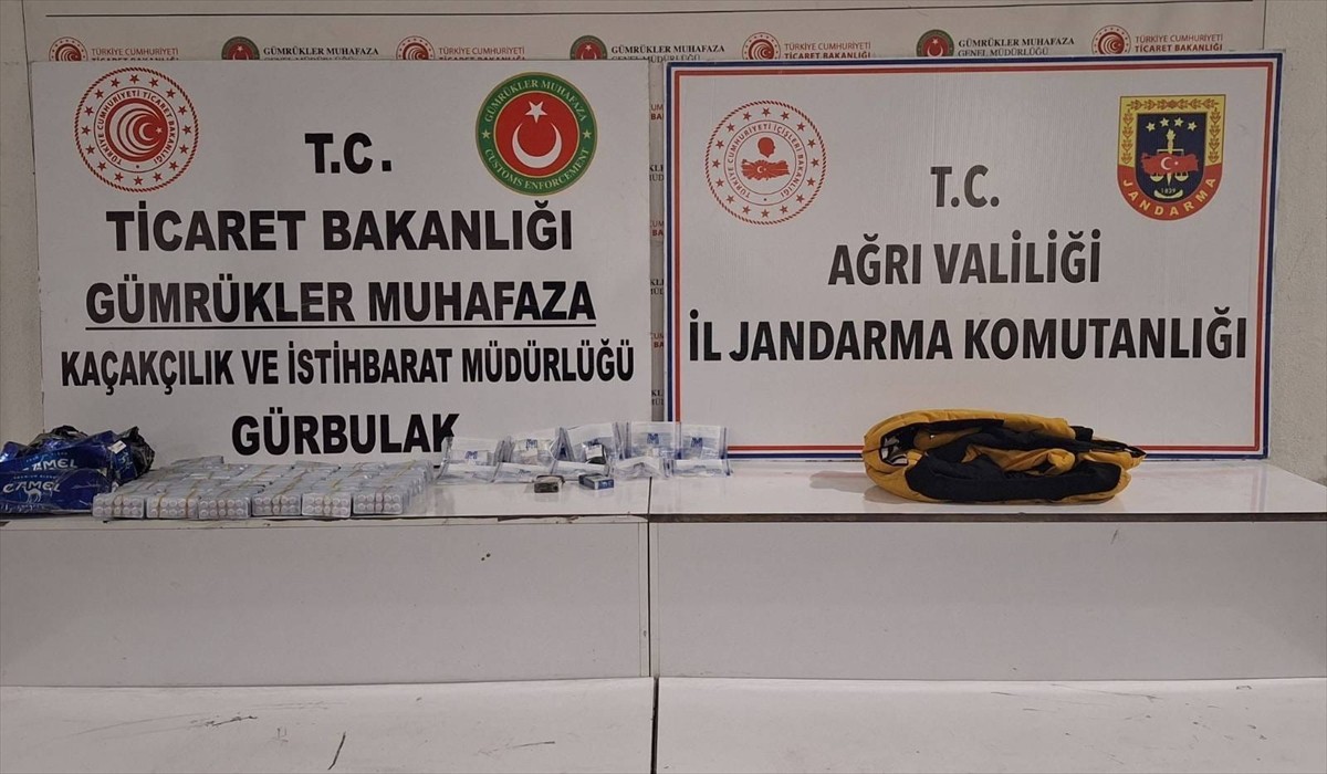 Ağrı'nın Doğubayazıt ilçesinde, bir tırın dorsesinde 1 kilo 49 gram sentetik uyuşturucu ve 4 bin...