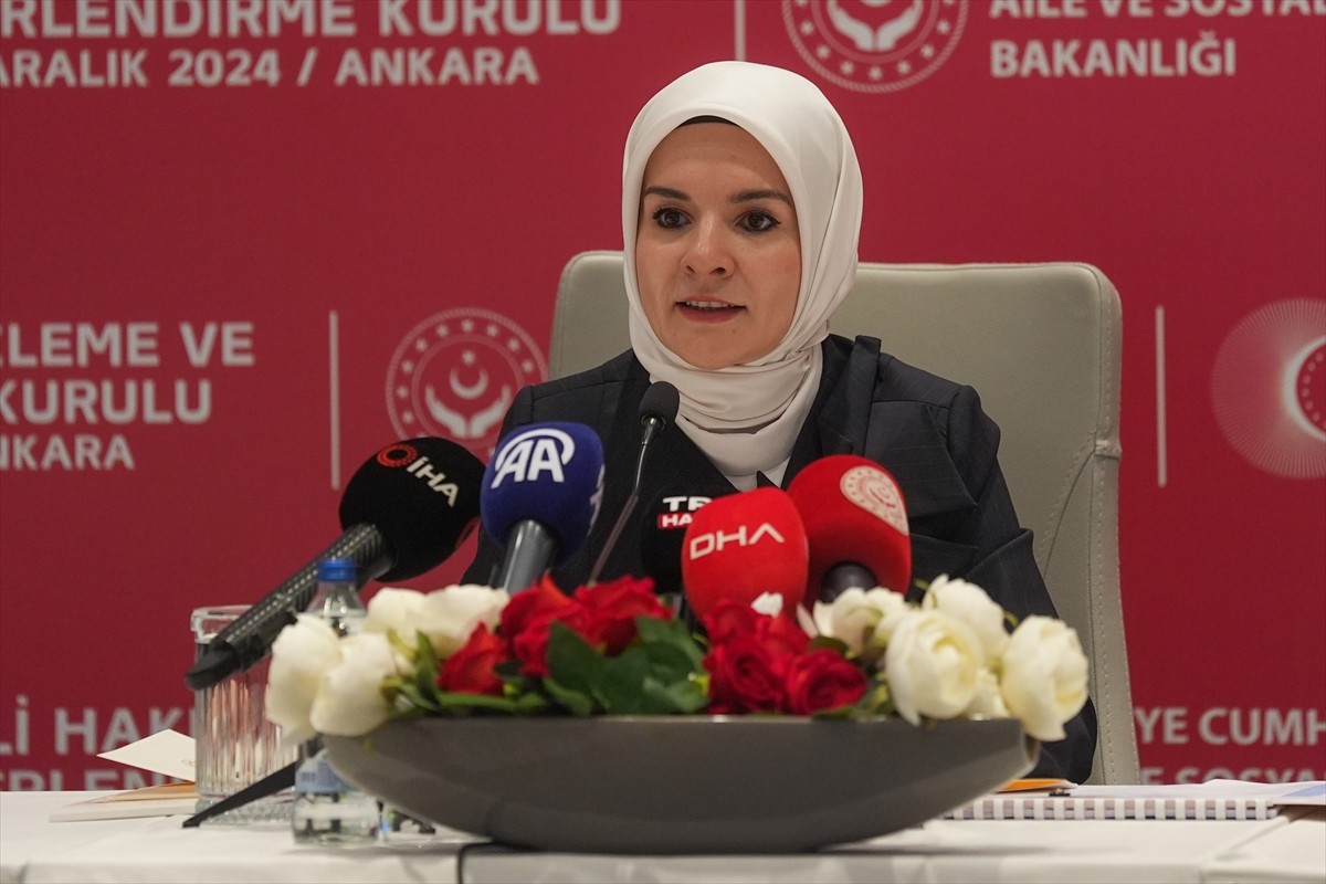 Aile ve Sosyal Hizmetler Bakanı Mahinur Özdemir Göktaş, 75. Yıl Huzurevi Yaşlı Bakım ve...