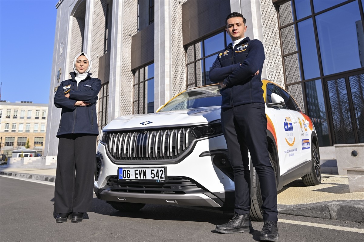 AK Parti'de Mobil AK Parti İletişim Merkezi (AKİM) projesinin tanıtımı gerçekleştirildi. 