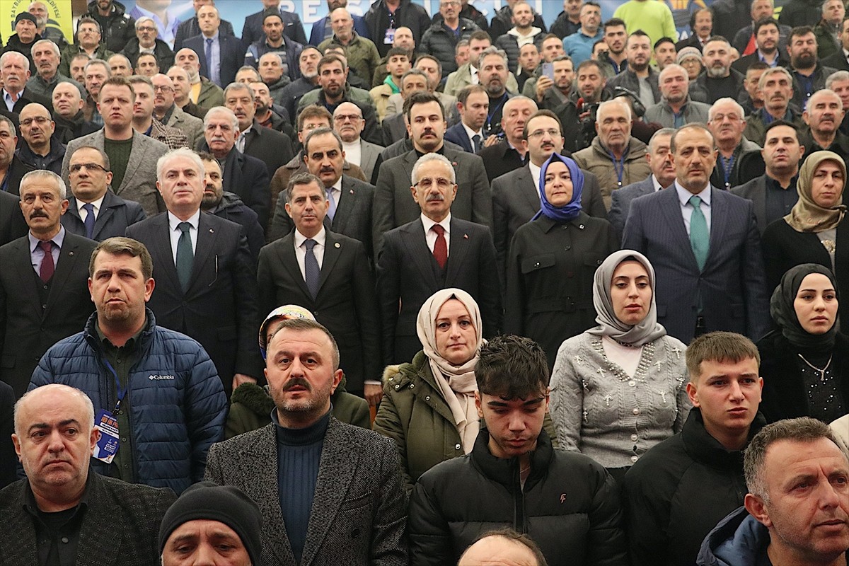 AK Parti Bayburt 8. Olağan İl Kongresi, Çoruh Kültür Merkezi'nde gerçekleştirildi.  Kongreye...