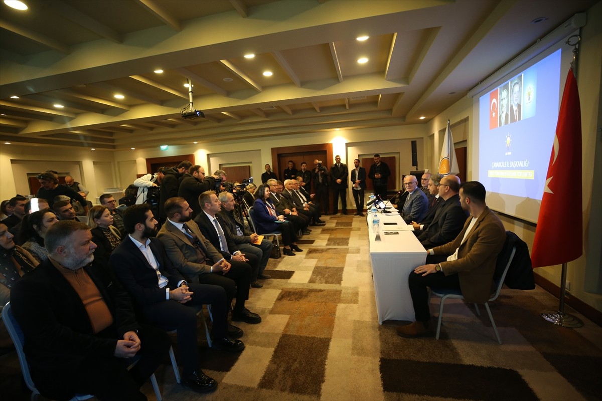 AK Parti Genel Başkan Yardımcısı ve Yerel Yönetimler Başkanı Yusuf Ziya Yılmaz, Çanakkale'deki bir...