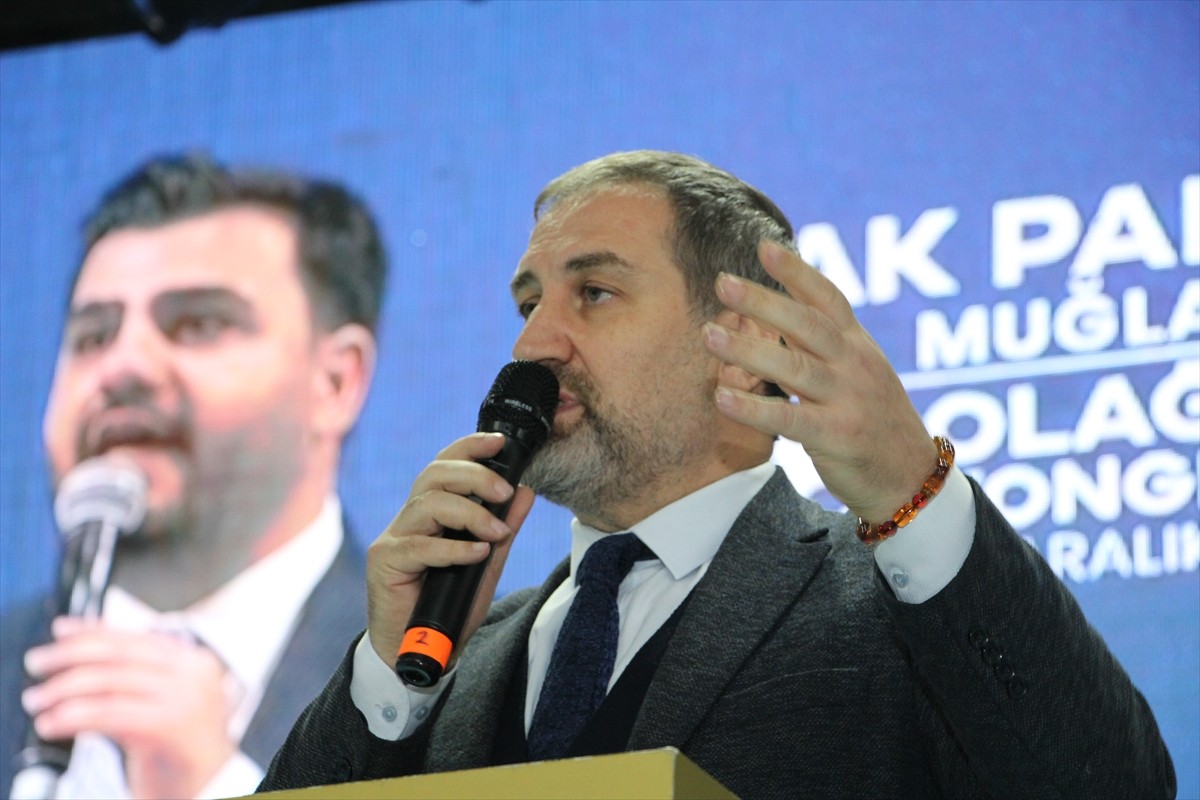 AK Parti Iğdır 8. Olağan İl Kongresi, Kazım Karabekir Spor Salonu'nda yapıldı.