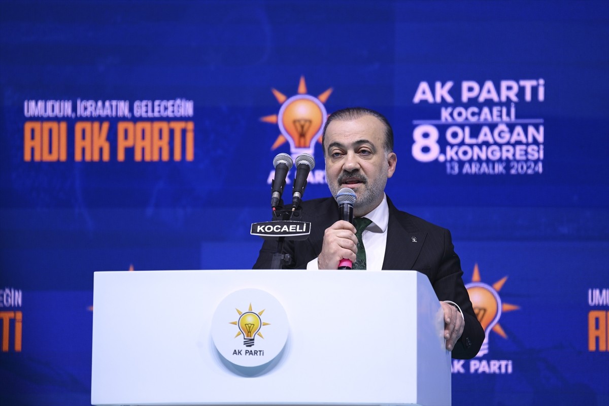 AK Parti Kocaeli 8. Olağan İl Kongresi, Şehit Polis Recep Topaloğlu Spor Salonu'nda...