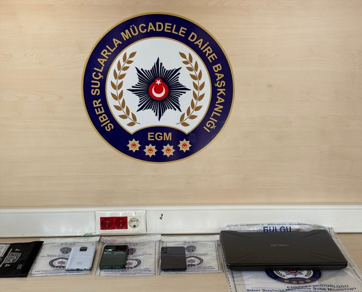 Amasya merkezli İstanbul ve Samsun'da eş zamanlı düzenlenen dolandırıcılık operasyonunda 6 şüpheli...