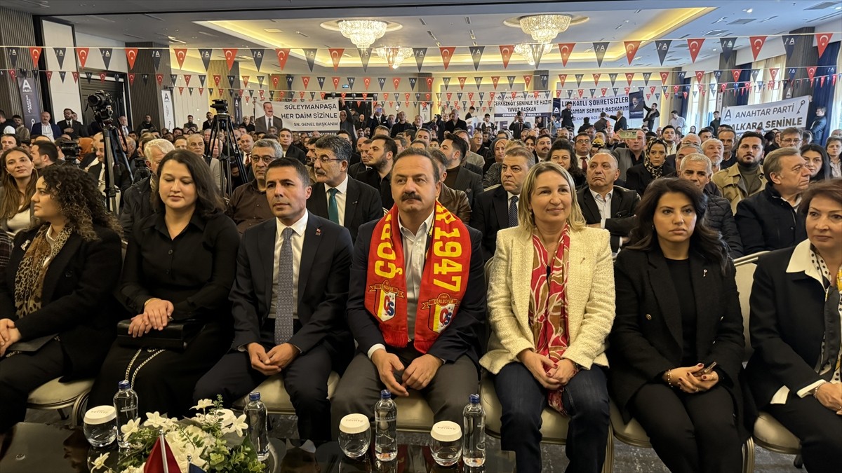 Anahtar Parti (A Parti) Genel Başkanı Yavuz Ağıralioğlu, Tekirdağ'da partililerle bir araya geldi...