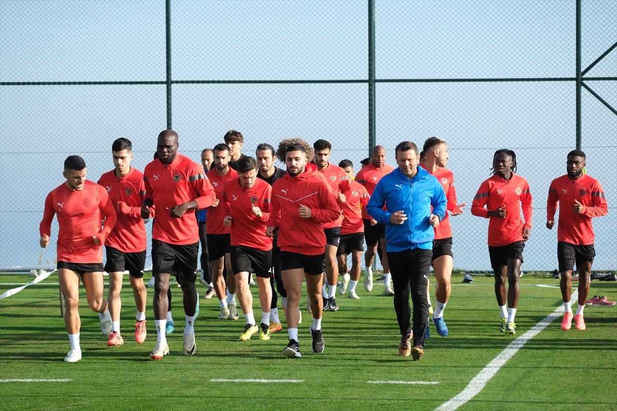 Atakaş Hatayspor, Trendyol Süper Lig'in 16. haftasında Mersin'de Göztepe ile yapacağı maçın...