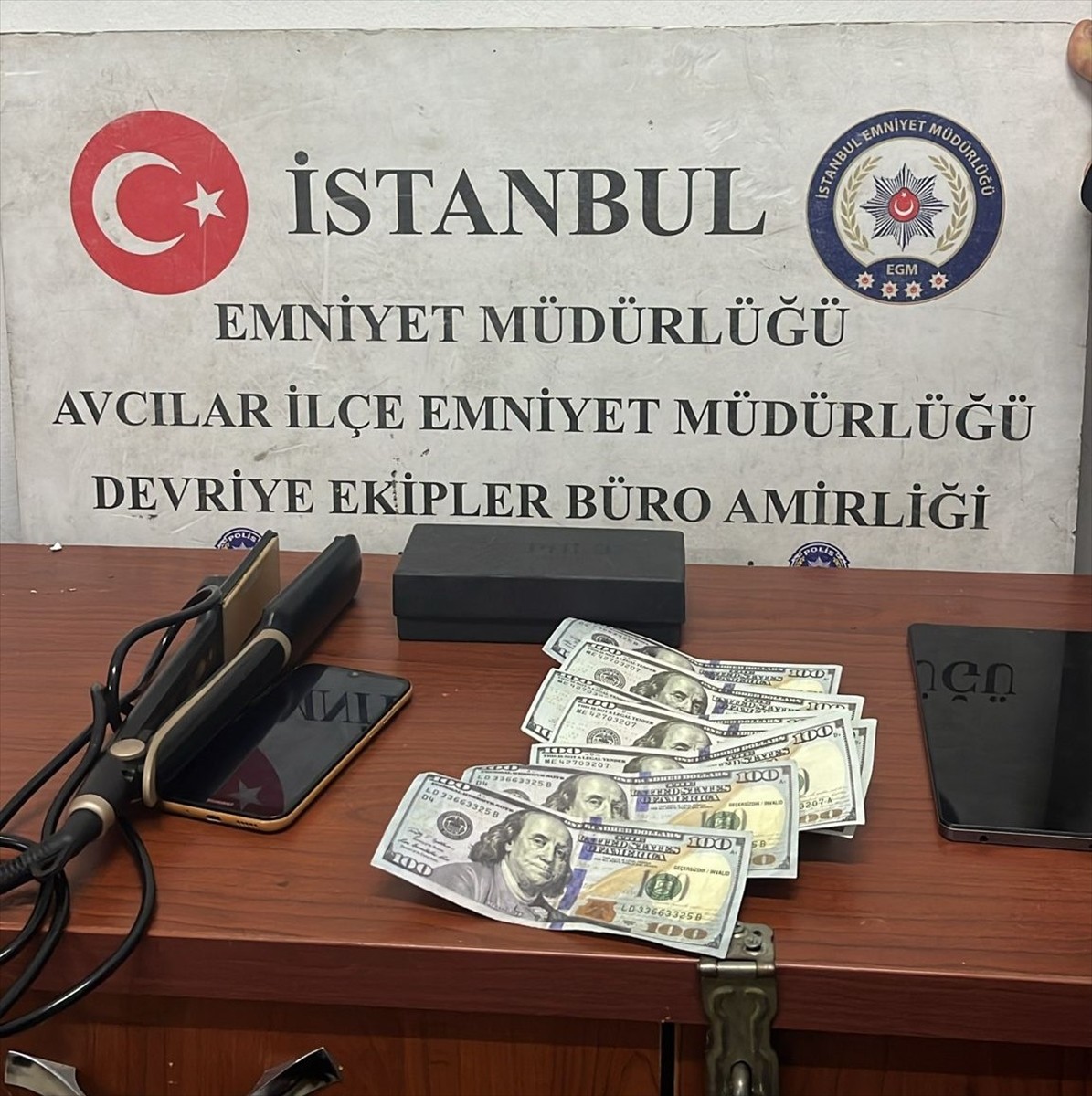 Avcılar'da, evden hırsızlık yaptığı şüphesi üzerine yargılamasına tutuklu devam edilen zanlının...