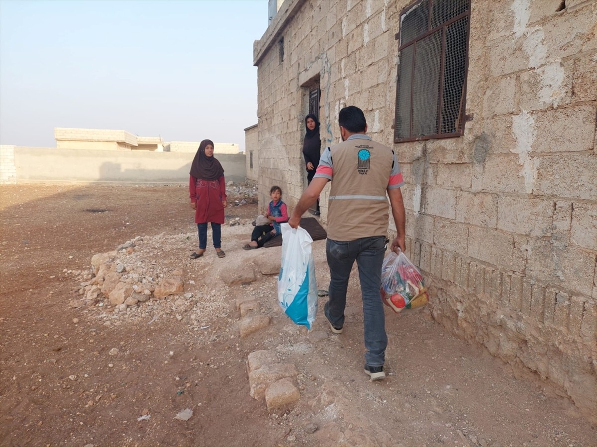 Aziz Mahmud Hüdayi Vakfı, Baas rejiminin devrildiği Suriye'ye yönelik acil insani yardım...