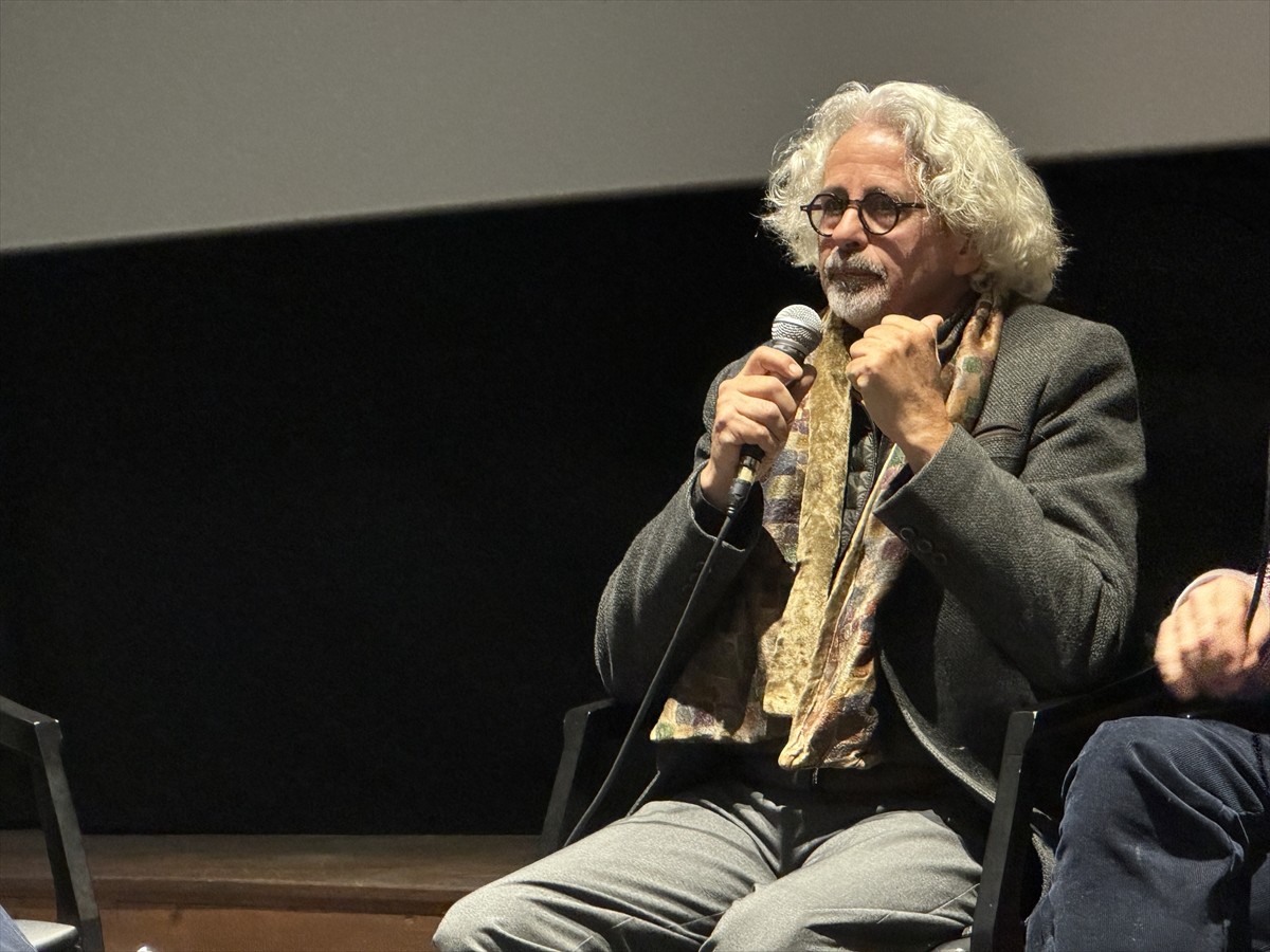 Bab'Aziz filmiyle bir çok uluslararası festivalden ödül alan Tunuslu yazar ve yönetmen Nacer...