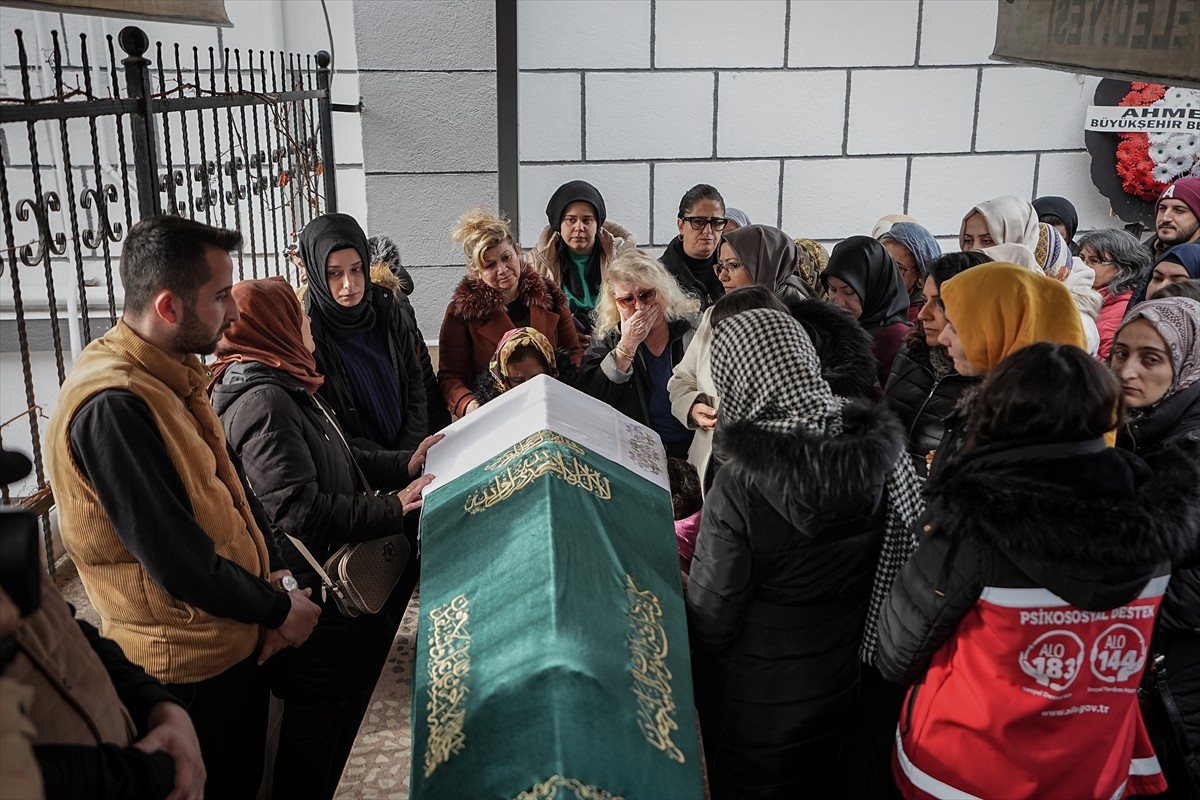 Balıkesir'in merkez Karesi ilçesindeki mühimmat fabrikasında meydana gelen patlama ve çökme...