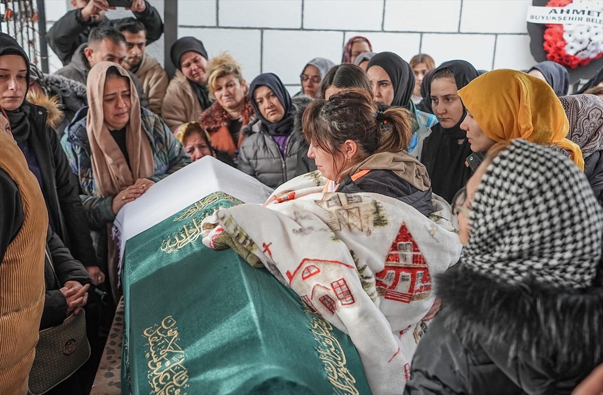 Balıkesir'in merkez Karesi ilçesindeki mühimmat fabrikasında meydana gelen patlama ve çökme...