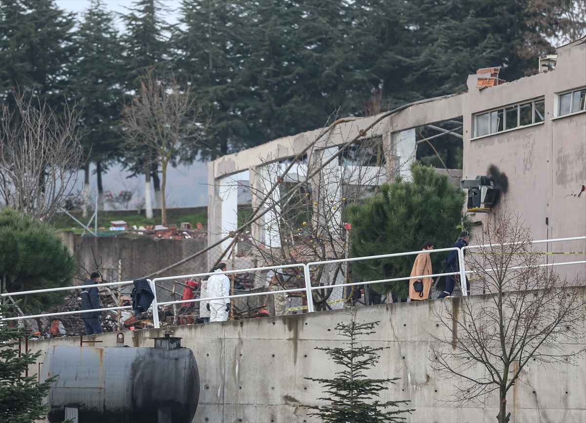 Balıkesir'in merkez Karesi ilçesindeki mühimmat fabrikasında önceki gün meydana gelen, 11...