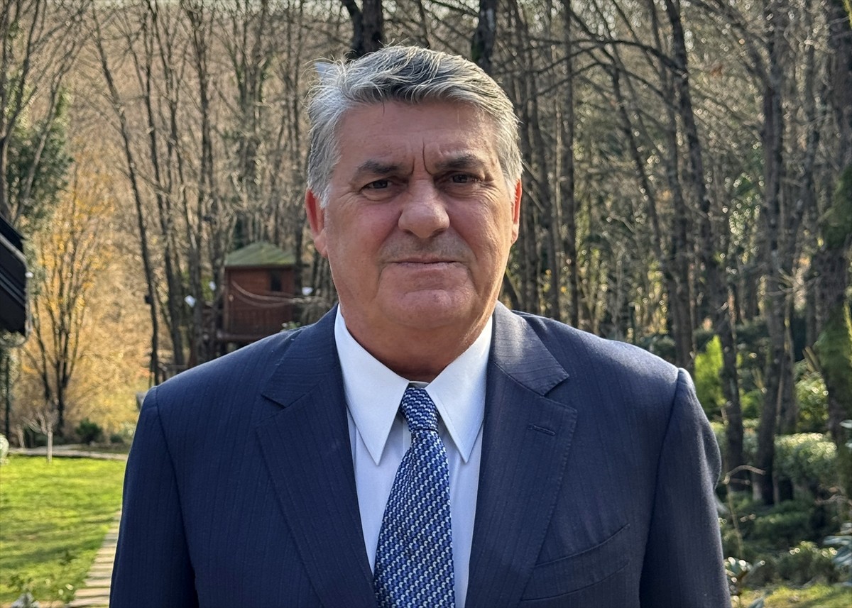 Beşiktaş Başkan Adayı Serdal Adalı, AA muhabirine yaptığı açıklamada, hedef ve projelerini...