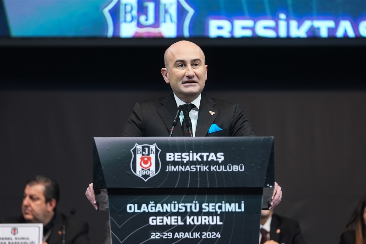 Beşiktaş Kulübünün olağanüstü seçimli genel kurulu Sinan Erdem Spor Salonu'nda başladı. Başkan...