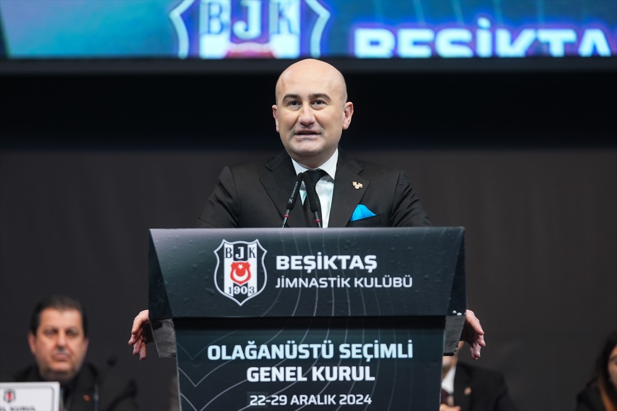 Beşiktaş Kulübünün olağanüstü seçimli genel kurulu Sinan Erdem Spor Salonu'nda başladı. Başkan...