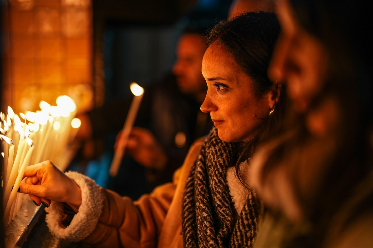 Beyoğlu'ndaki Saint Antuan Kilisesi'nde Noel dolayısıyla ayin düzenlendi.