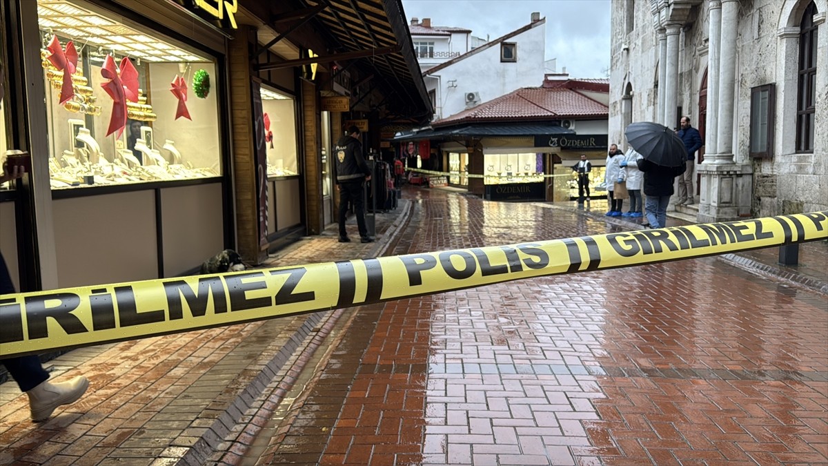 Bolu'da polis ekiplerince kuyumcu soygunu tatbikatı gerçekleştirildi.