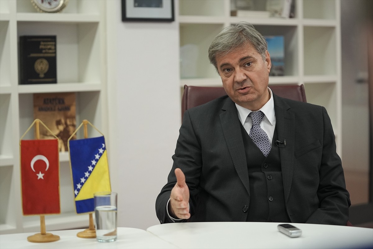 Bosna Hersek Temsilciler Meclisi Başkanı Denis Zvizdic, başkent Saraybosna'daki Anadolu Ajansı...